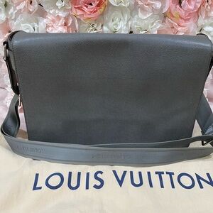 Louis Vuitton Taiga Leather Roman MM Messenger Bag